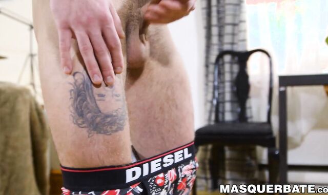 Take a look at how Carls big balls bounce as he solo wank himself