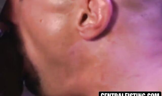 CentralFisting.com - Rik Jammer fisting Brock Devonshire