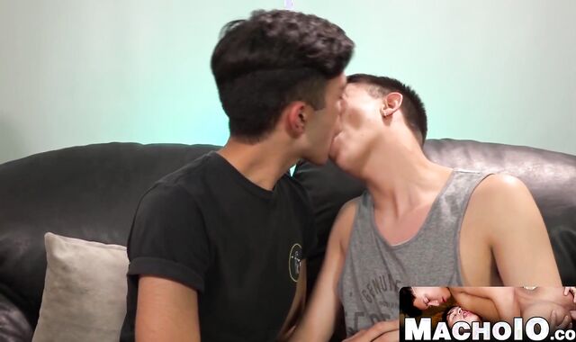 MachoIO.com - Latino young gives lover bareback pleasure and deep rides