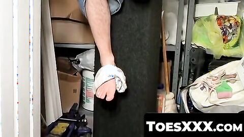 ToesXXX.com - Jocks' side-by-side jerk off with toe-focused climax