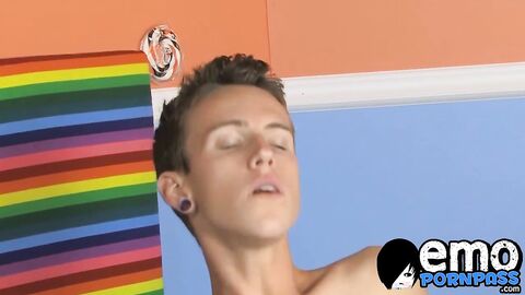 Trampstamp Dustin Revees barebacked by twink cocksucker