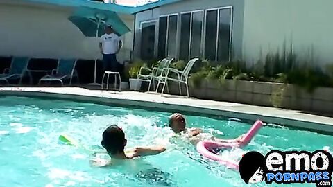 Young emo homosexuals fuck ass in poolside threeway
