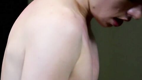Amateur young men decide to film their first bareback anal