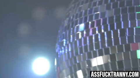 Group session with ts chicks riding and sucking