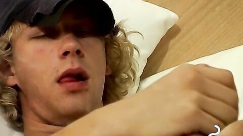 Hot smoke and suck action with seductive cute twink