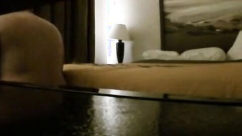 Top Breeds Bottom Bareback in Hotel