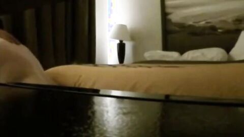Top Breeds Bottom Bareback in Hotel