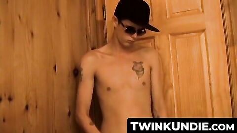TwinkUndie.com - Hairy bum fiddler's undies-on intense jerk off
