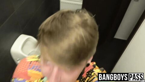 Handsome hottie Alexander videos himself masturbating solo