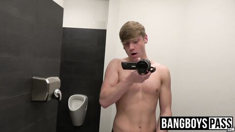 Handsome hottie Alexander videos himself masturbating solo