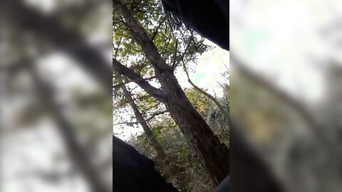 Un jeune suceur prend un vieux bite - Extérieur Amateur Bareback