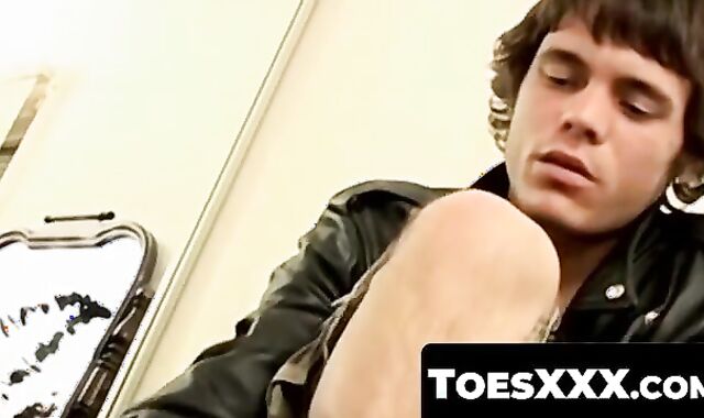ToesXXX.com - Pale stud Boomer Jacoby's big dick solo rub and cum blast