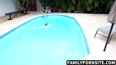 FamilyPornSite.com - Jake Lawrence and Ryan Kneeds feed me cocks