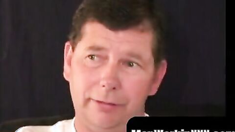 MenWorkinXXX.com - Mature guy wanks off vigorously after a heartfelt talk