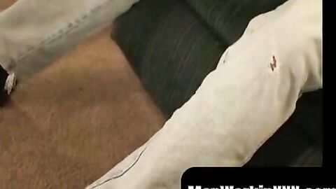 MenWorkinXXX.com - Aspiring rockstar masturbates passionately until cumming