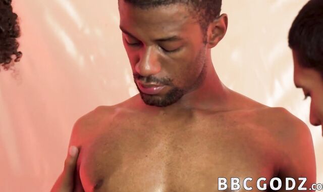 Two gays suck a big black cock before interracial drilling
