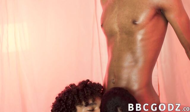 Two gays suck a big black cock before interracial drilling