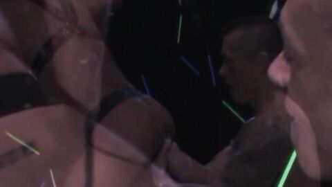 Matthieu's ass hunger to be serviced and Lee is only too happy to oblige. You know yo