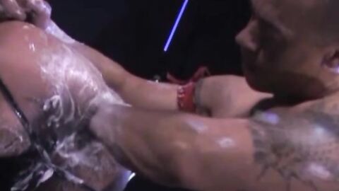 Matthieu's ass hunger to be serviced and Lee is only too happy to oblige. You know yo