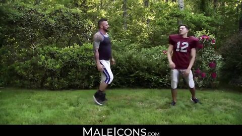 MaleIcons.com - Hugh Hunter's athlete's quest to conquer the perfect tight ass
