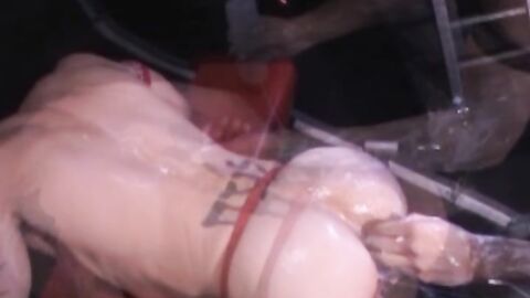 Lee's hole is taking everything Matthieu can dish out, and LEE shows off his amazing