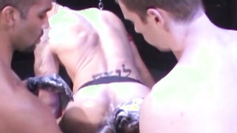 You know you're in for a good show when one first experiences another. Matthieu leads