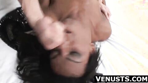 Ebony tranny roughened up before cumming