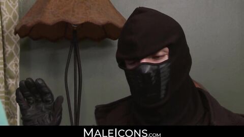MaleIcons.com - Andrew's aggressive ass slamming leading to an explosive orgasm