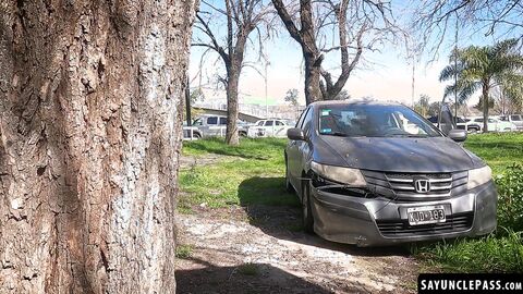 Driver Victorino Stone fucks Lorenzo August while waiting for the tow