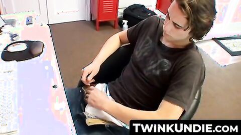 TwinkUndie.com - Good-looking butt bandit's solo masturbation in tight undies