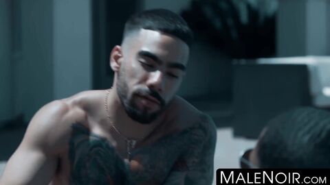 MaleNoir.com - Muscular black top DeAngelo Jackson ass fucks Papi Suave hard and deep