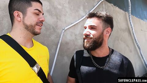 Rodrigo El Santo and Fer Froma bang each other while waiting