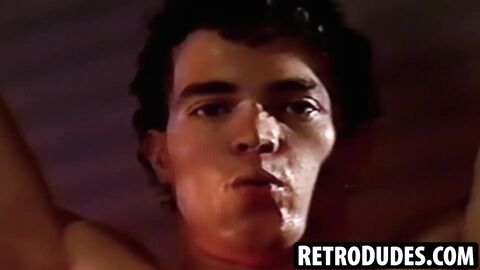 RetroDudes.com - Stunning Vinnie Marino milks his cum with relentless wanking action