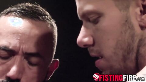 Cute twink Alessio Romero takes a fatter sound and slides it in his hole