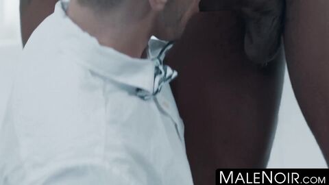 MaleNoir.com - Black stud Pheonix Fellington spreads Colton Grey