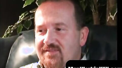 MenWorkinXXX.com - Chubby guy masturbates and shoots big load on a dinner plate solo