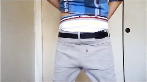 Twink Amateur Gets Off on Sagging