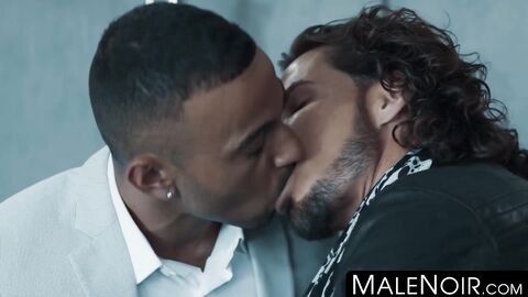 MaleNoir.com - Inked Archer Croft rimmed by black top Zario Travezz