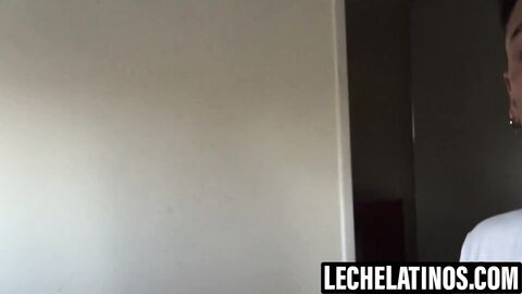 LecheLatinos.com - Axel and Rodrigo's cash fuck exchange