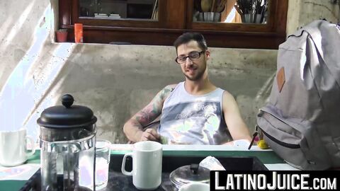 Horny dude Ariel kneels to gobble the sexy man cleaning the pool