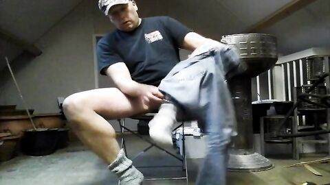 Big-Cock Farmer Daddy Jerks Off