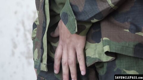 Glenn Hut and Frank Bauer take a break to release their lust