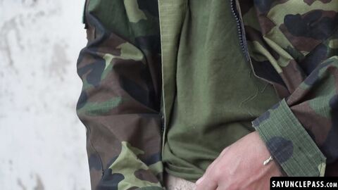 Glenn Hut and Frank Bauer take a break to release their lust