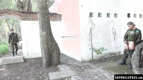 Glenn Hut and Frank Bauer take a break to release their lust