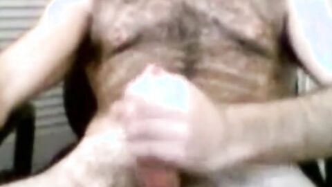 Hairy Daddy Bear Jacks Off on Cam
