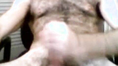 Hairy Daddy Bear Jacks Off on Cam