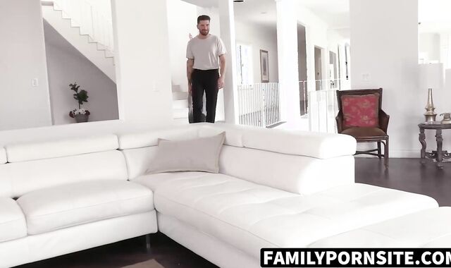 FamilyPornSite.com - Finding precious eggs under stepdad Chris Damned