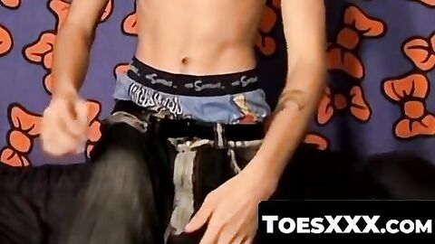 ToesXXX.com - Petite foot lover Wiley's sensual on-camera masturbation session