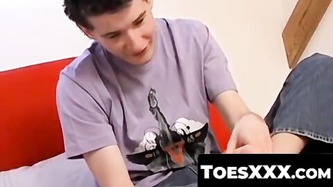 ToesXXX.com - Big dick twink Nate's foot reveal and intense cock jerk