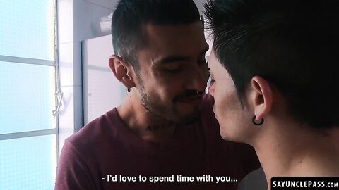 Alberto Chimal lets Cain Gomez fuck him while James VIP is away